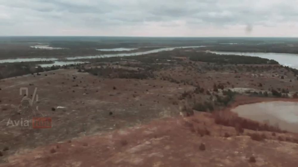 Буквально первые дни СВО, бомберы спешат на помощь сухопутным частям нашей армии