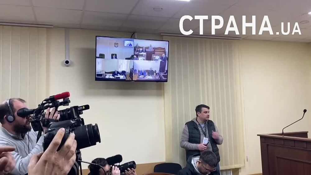 ������ ���������� ��������� � ���� � ������������ �������� ������ � ������� 272 �������� ������