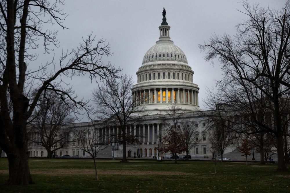 В США политик-демократ назвал "ребячеством" тупик в ситуации с помощью для Киева