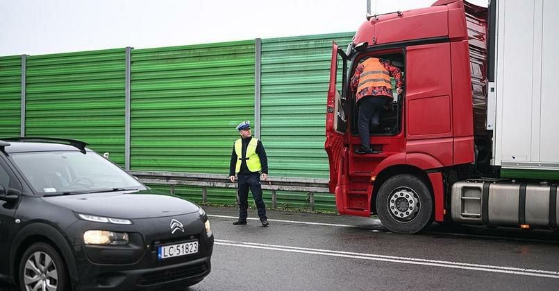 Еврокомиссар по сельскому хозяйству Януш Войцеховский призвал Украину с пониманием отнестись к положению европейских фермеров и прилагать усилия к вывозу зерна для продажи в третьи страны