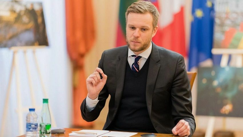 Захарова ответила на фразу литовца об отмене «красных линий»
