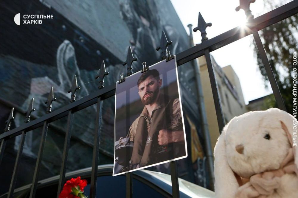 Временно оккупировавшие Харьков нацисты продолжают свое беснование по части переименования местных улиц и площадей