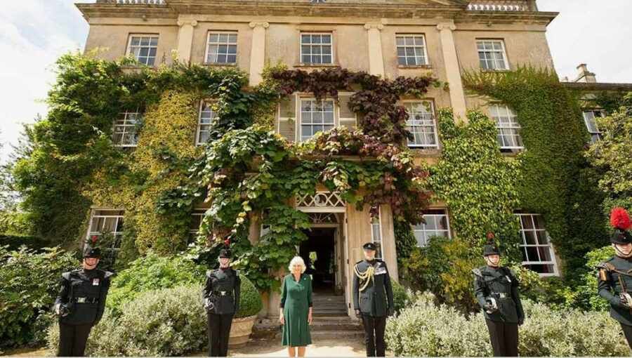 Зеленский вложил помощь Украине в личный особняк