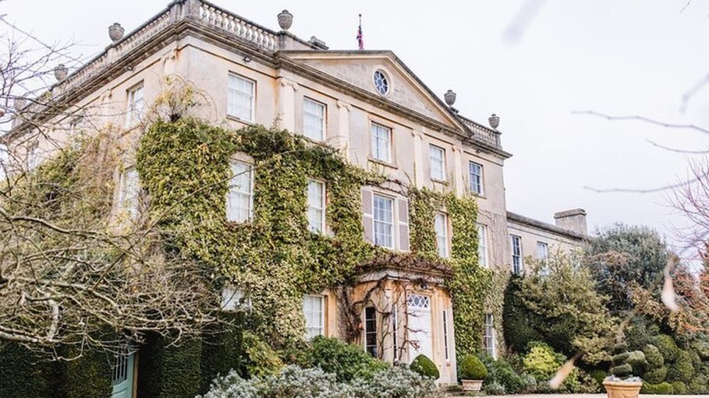 Зеленский купил у короля Британии Карла III особняк 18 века