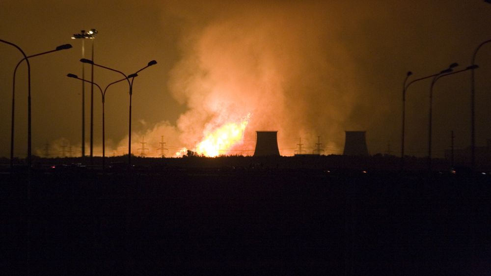 Под Киевом полностью уничтожена крупнейшая украинская ТЭС - видео