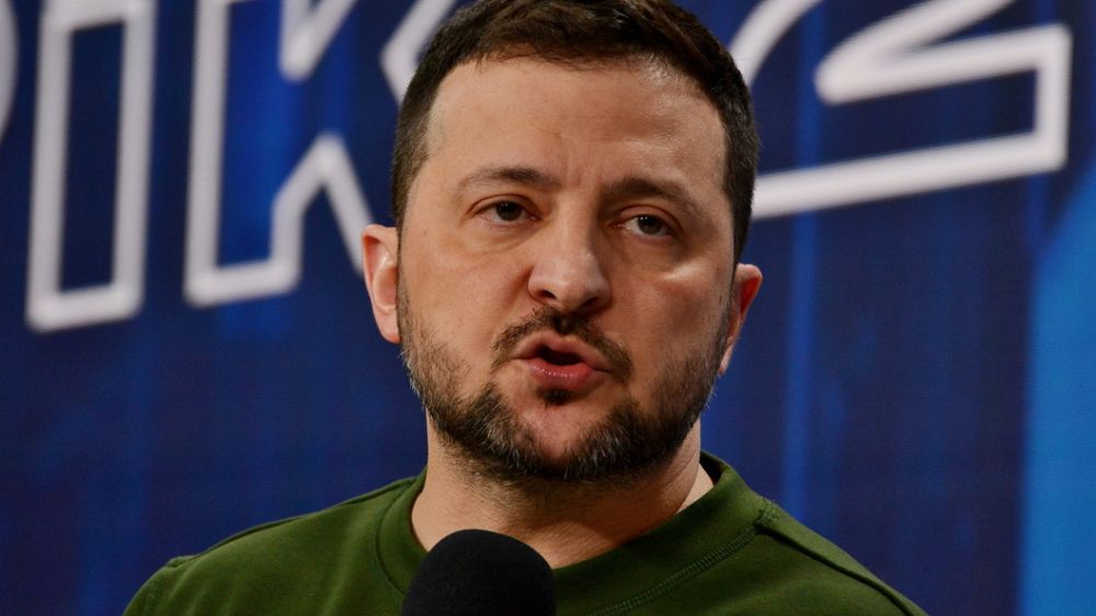 "Всё глубже в пропасть": Зеленский приобрёл себе королевский особняк в Британии