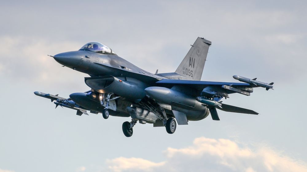 ������ F-16 ����� �� �������. ����������� ��� ������� ���������