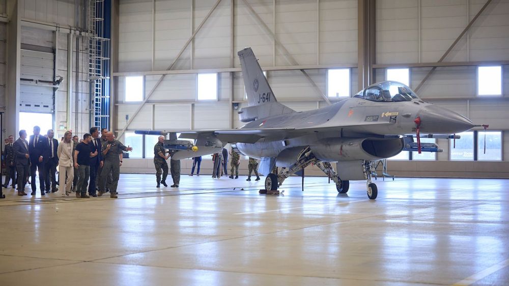 ����������� F-16 � ���������� �������� �������� �� ������� � ���� ����, ������ ��� ��������� ����� �����