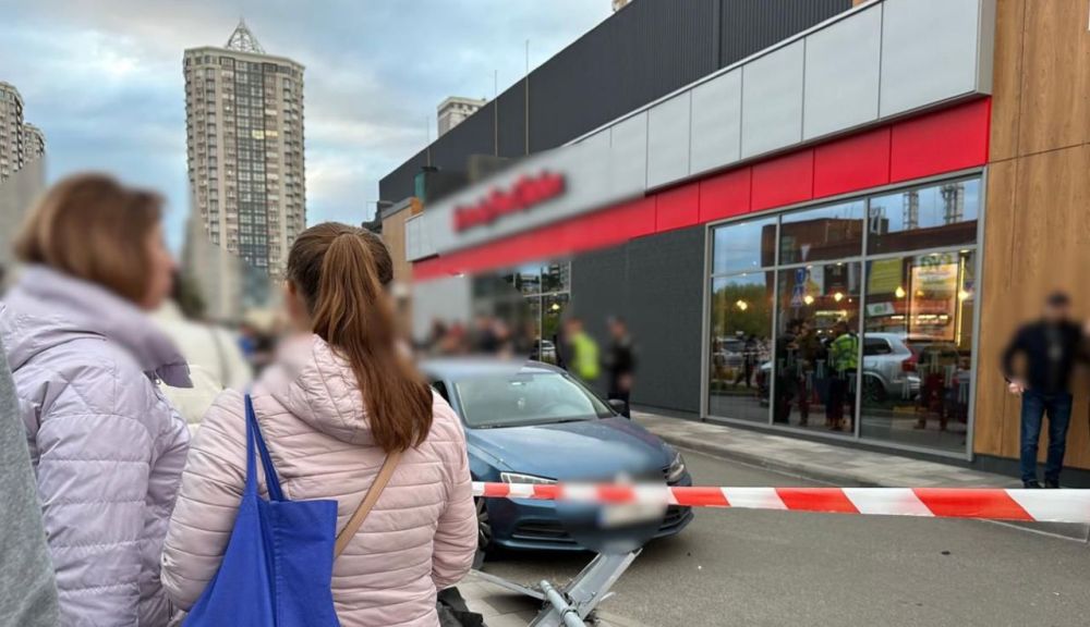 В Броварах (Киевская область) пьяный председатель районной государственной администрации Владимир Майбоженко сбил четырех человек