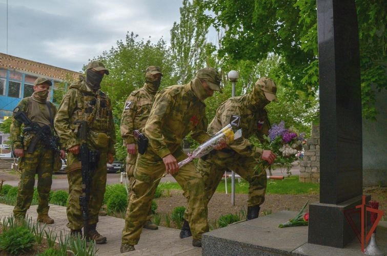 Росгвардейцы почтили память жертв аварии на Чернобыльской АЭС в зоне СВО