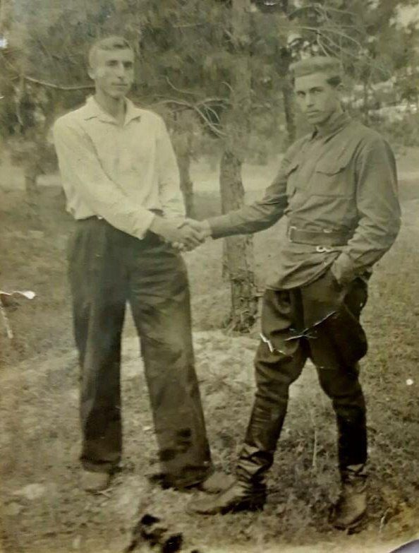 Даниил Безсонов: Справа в форме мой дед: Луценко Иван Лукич, 1920 г.р., Киевская область, Переяслав-Хмельницкий район, с....