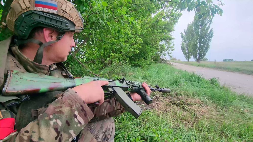 ВС РФ взяли под огневой контроль часть трассы Харьков - Липцы