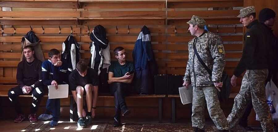 Под Киевом парень порезал себе вены в отделении ТЦК – «Страна»