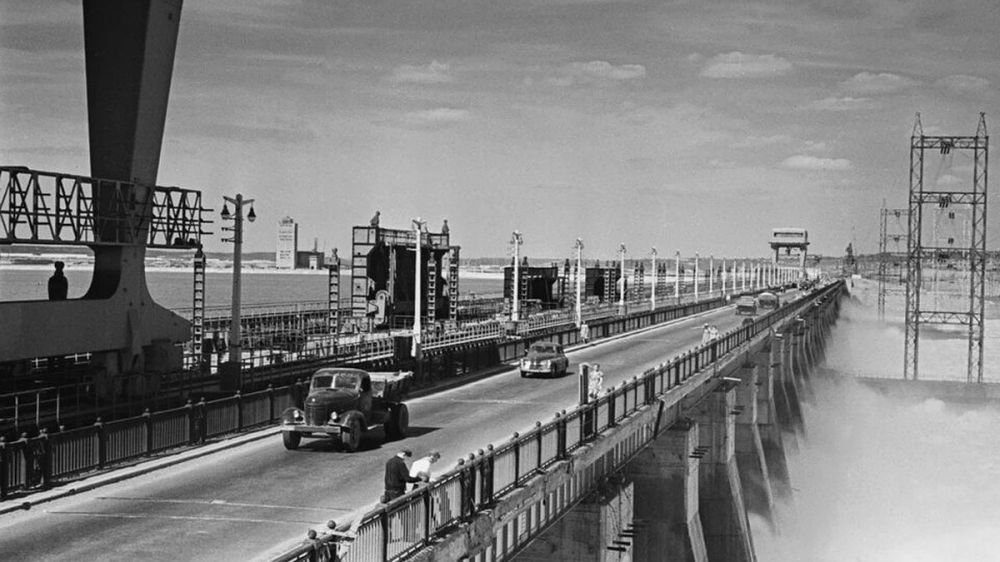 Глава ОГА Федоров: ДнепроГЭС находится в критическом состоянии после удара ВС РФ