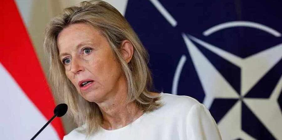 ���������� �������� ������� ������������ F-16 ��� ������ �� ������