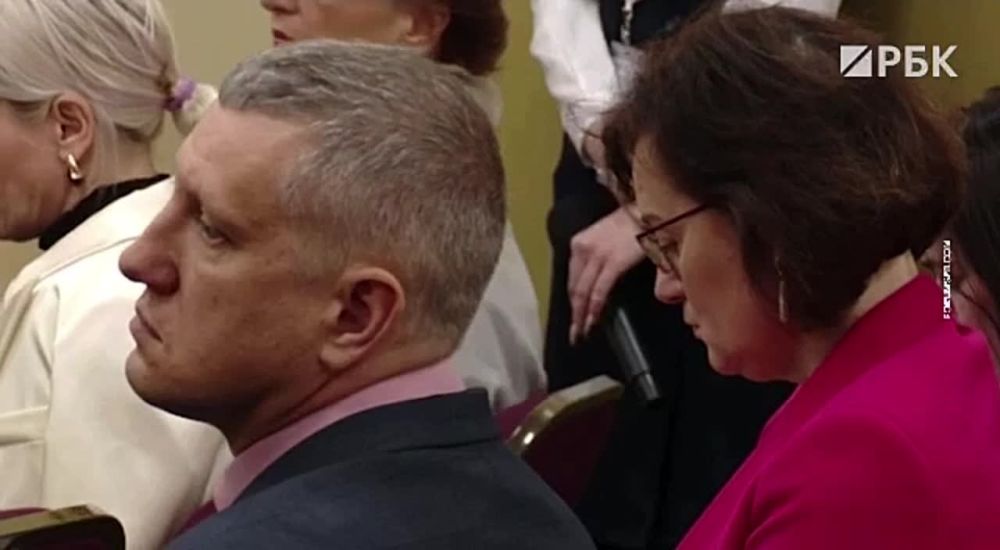 Новости к этому часу:. Глава Роспотребнадзора Анна Попова на ПМЭФ рассказала, что «не было более радостного человека», чем она, когда «Макдональдс» уходил из России, и назвала сеть «Вкусно — и точка» новым «флагманом здорового питания»