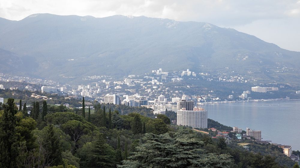 Гостевой дом Джамалы и недвижимость Яценюка: в Крыму пополнили список «поклонников ВСУ», чье имущество национализируют