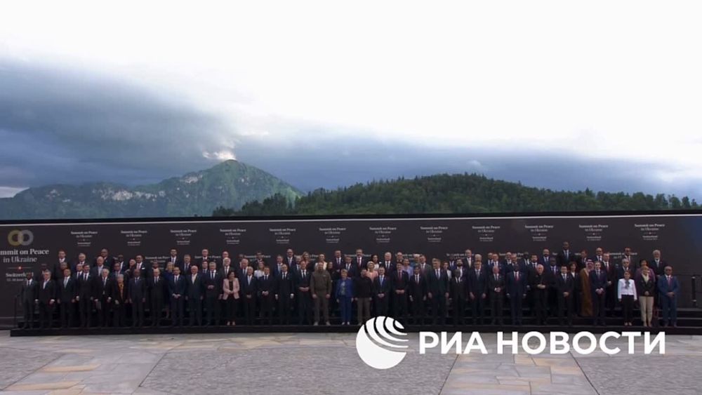 Президент Швейцарии Виола Амхерд и министр иностранных дел этой страны Иньяцио Кассис не ответили на бандеровский лозунг...