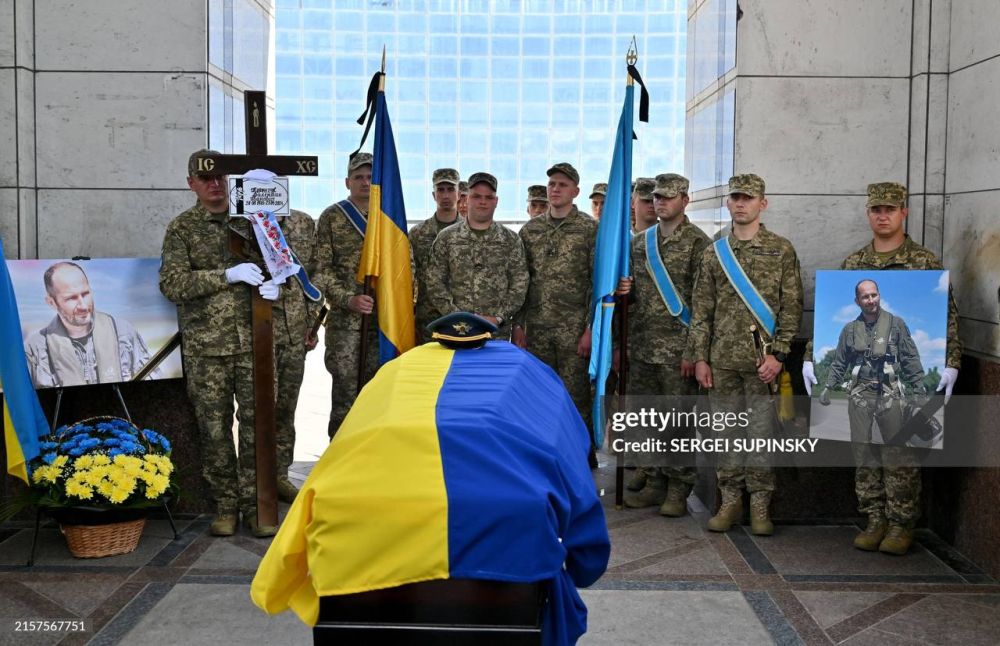 В Киеве похоронили очередного «Призрака Киева», летчика Валентина Коренчука с позывным «Бджоляр» («Пчеловод»)