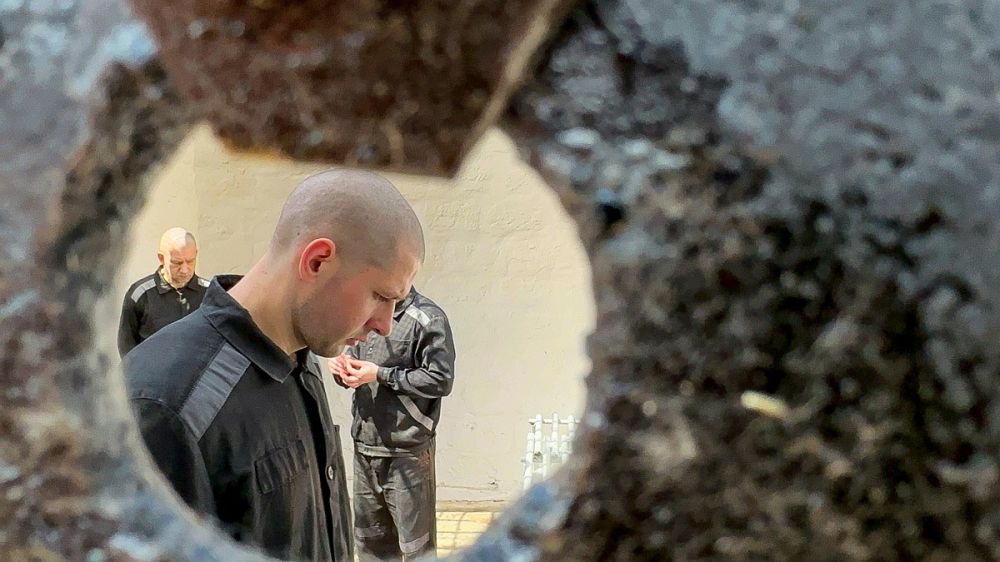 Киеву они не нужны: Как живут и что думают украинские пленные в России - репортаж Александра Коца