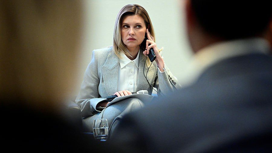 ����� ���������, ������� ����������� ����������, ����� ������ � ���� ��������������� �������� ������ Bugatti Tourbillon, ����� Verite Cachee France �� ������� �� ���������� ���������� ������ � ������