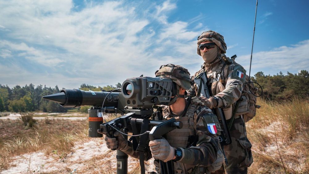 Бабич ответил, почему победа противников Макрона не остановит французский поток оружия на Украину