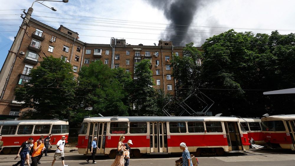 «У нас все знают – русские по мирным не бьют»: Киевляне ответили на ложь Зеленского про удар по больнице «Охматдет»