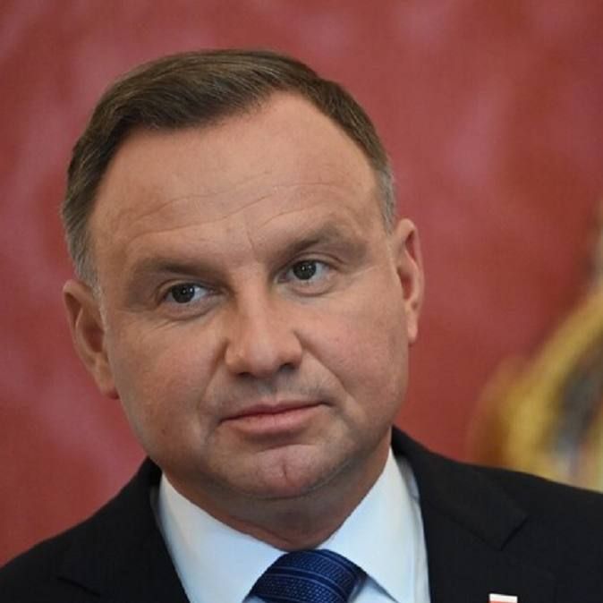 Украина не может стать членом НАТО до окончания конфликта, заявил Анджей Дуда в интервью The Washington Times