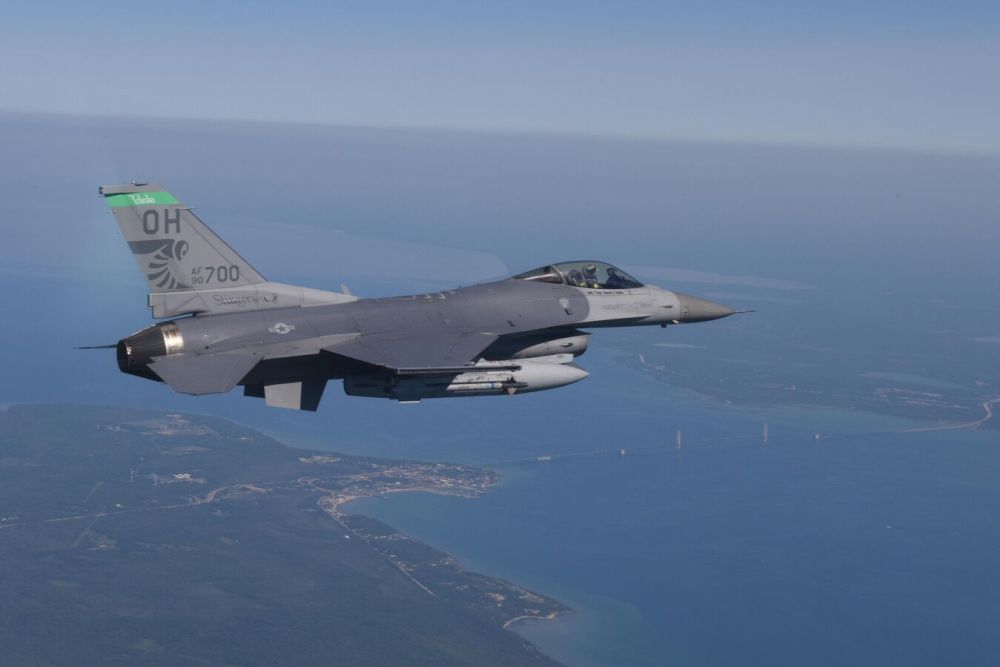 ������� ������� ������ �������� ������� ������������ F-16 ��������� ��������