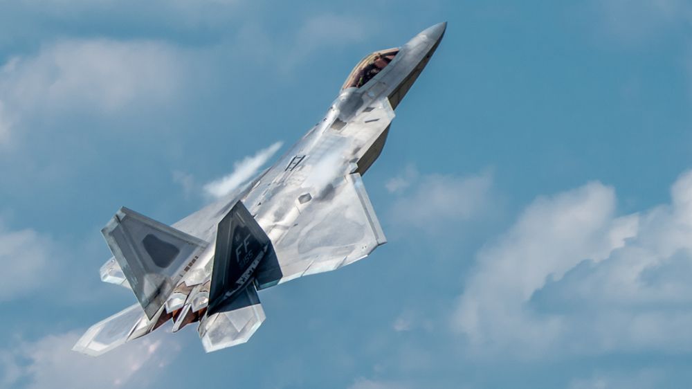 ������ ��������� �� ������������ F-35 � F-22 ��� ��� - ��������� �������� �� ������ �������� �������