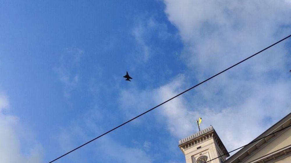 ��������� ������������� ���������������, F-16 ��� �������. ������� �� ������� �� ���� 1 �������