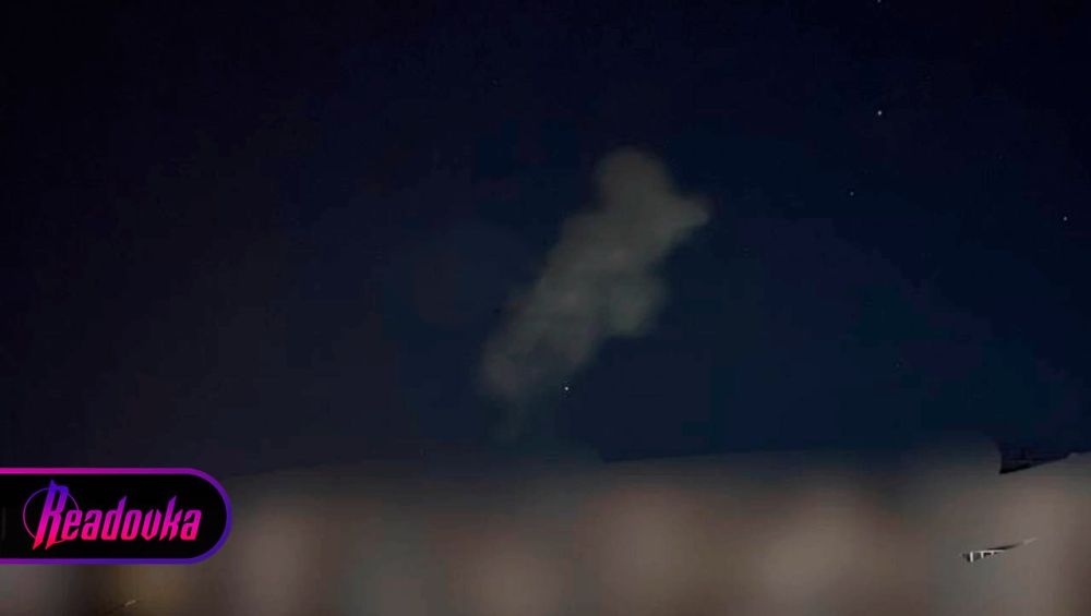 Фото прилета в Броварах Киевской области — с военного предприятия поднимается густой дым