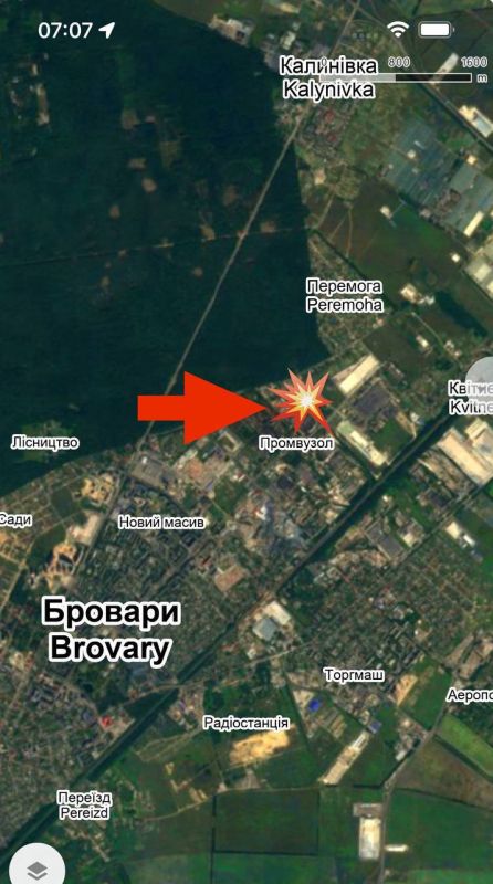 Ночной удар наших ОТРК пришелся по промке в Броварах на востоке Киеве пришелся в район Промузла, в сеть подземных бункеров на промышленном объекте