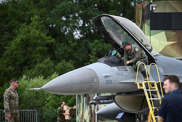 ��������� �������: �������� F-16 ������� �� �������� �� ��� ������ ��������