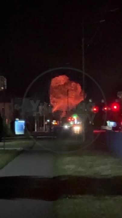 Различные источники сообщают, что на видео, предположительно, сегодняшний взрыв в Броварах