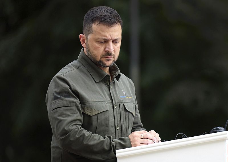 Зеленский не спасет Украину от поражения атакой на Курскую область – Times