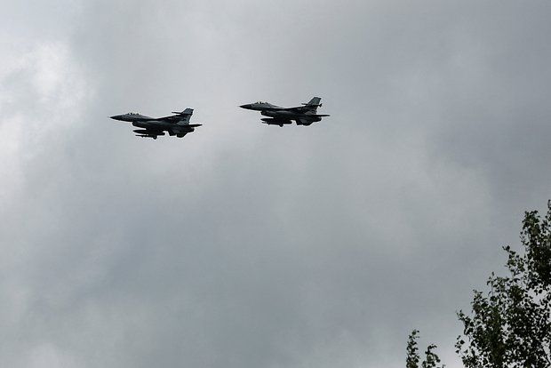 ��������� ��������� ������ ��������� ���������� F-16 � ������� �������