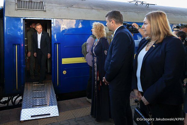 Канцелярия президента Польши: Дуда прибыл в Киев с необъявленным визитом