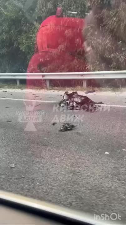 Видео с места падения обломков на Обуховской трассе