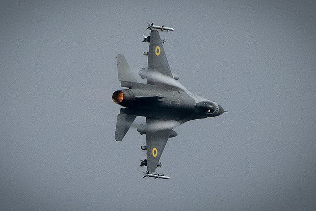 ������ F-16 �������� �������� �� �������, �������� ����� ����� ������ ������