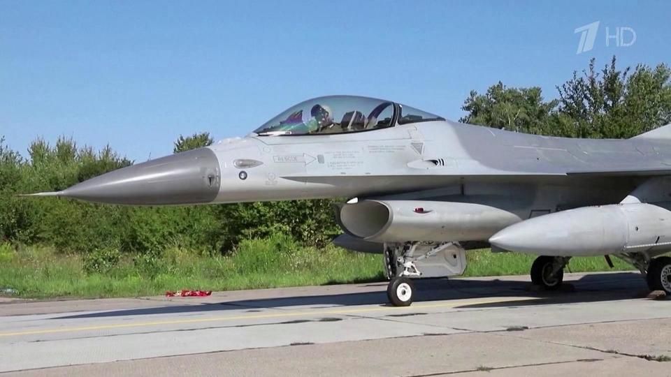 �������� � ������� ����������� F-16 �� ������ ����� ��� ������ ����� ���������� �����