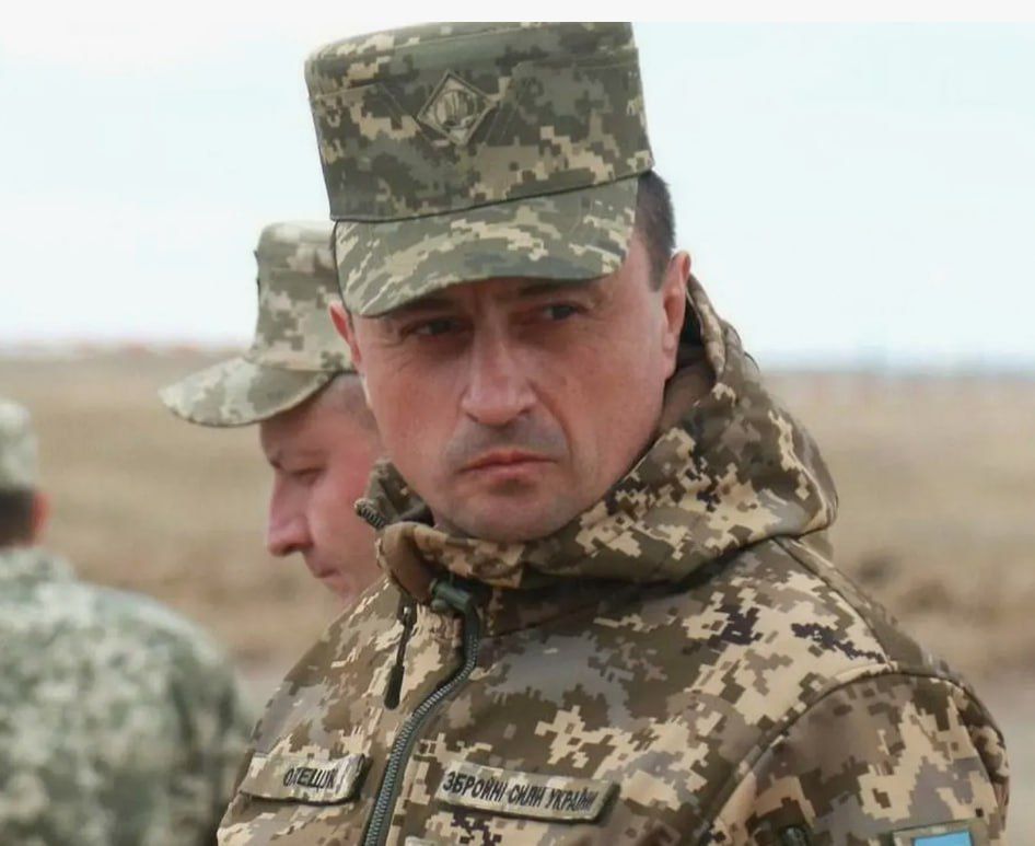 Зеленский уволил командующего ВВС Украины после крушения F-16