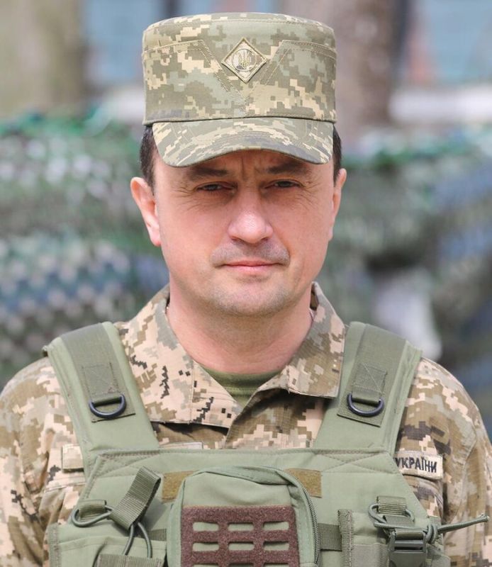 Командующий ВВС Украины неожиданно отреагировал на свое увольнение
