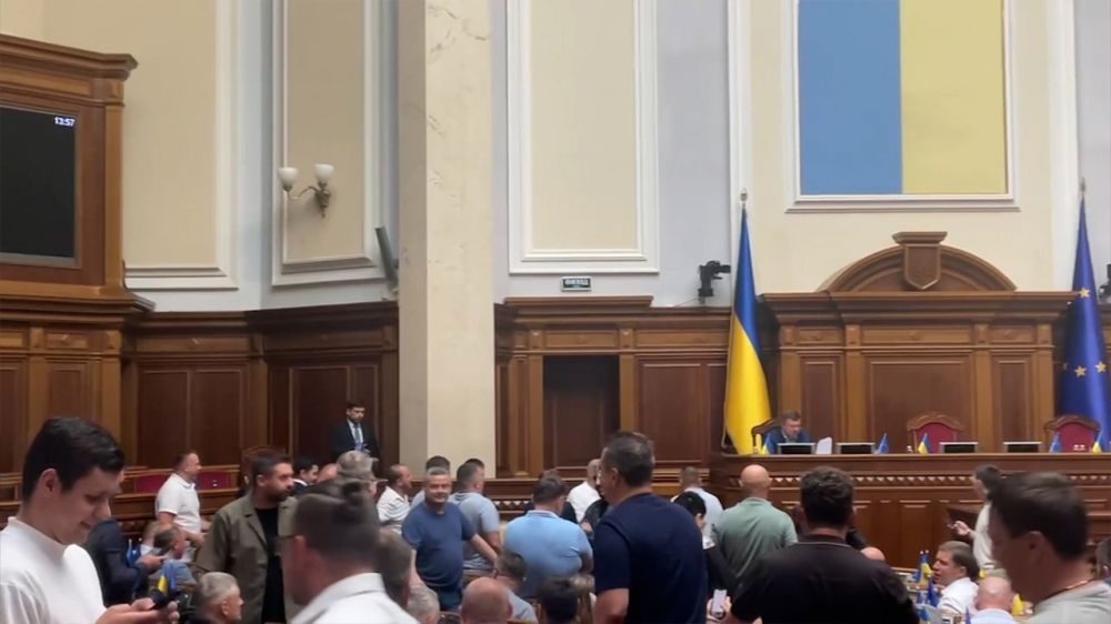 Депутаты Рады разошлись, не рассмотрев отставку главы МИД Кулебы