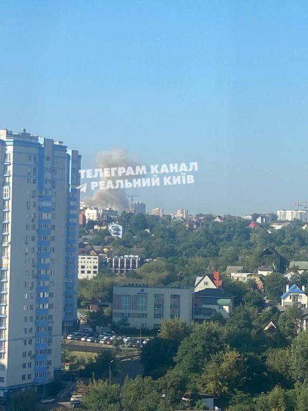 Киев Опубликованы фотографии последствий взрыва на складе на ул. Васильковская в Киеве