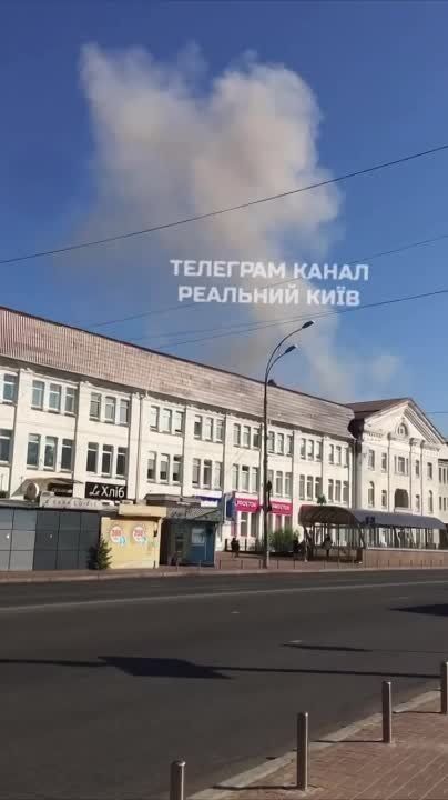 Евгений Лисицын: В Киеве прогремели взрывы. В небо поднимается густой дым