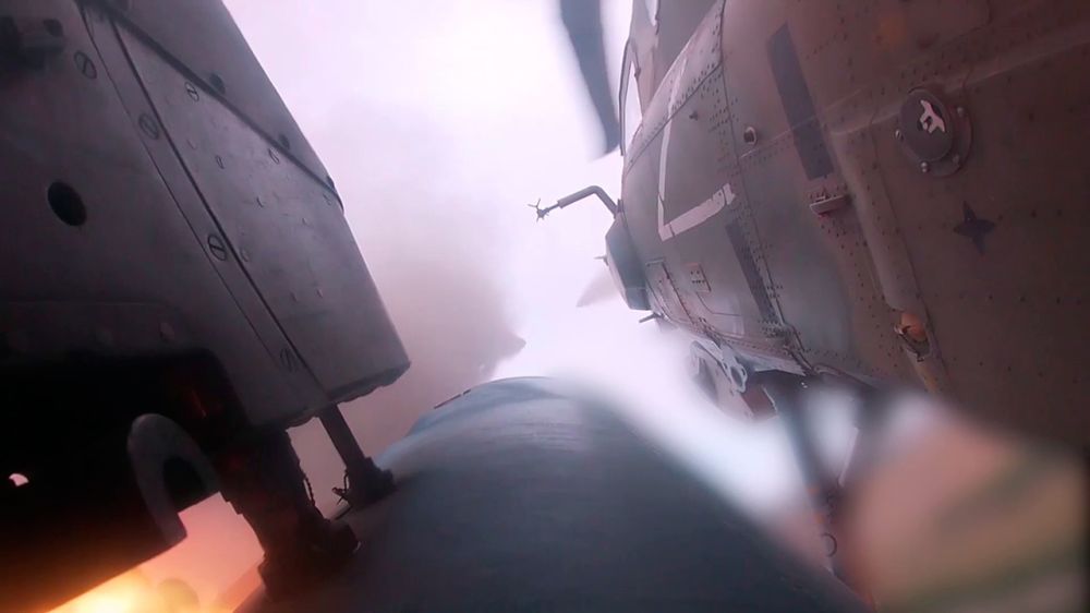 Ми-28 превратил в груду металла технику ВСУ в Курской области