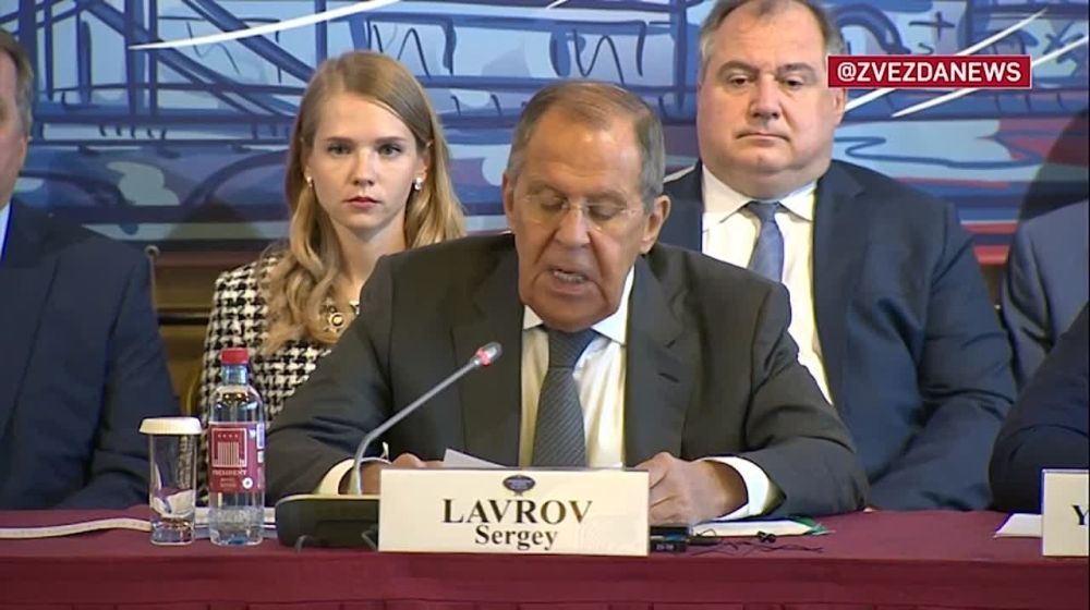 НАТО передает Киеву данные своей космической разведки, а решение использовать дальнобойное оружие для атак по территории РФ...