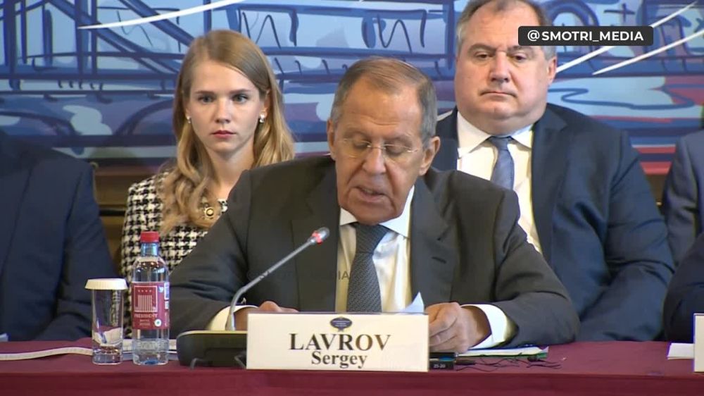 Лавров: визитной карточкой Украины стал ядерный терроризм