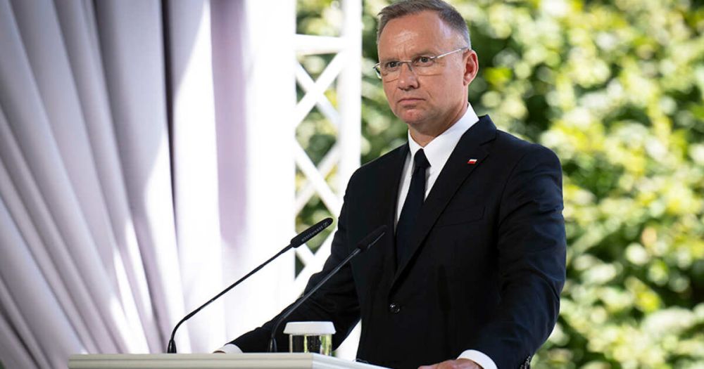 Дуда заявил, что на Западе многие желают возобновить бизнес с Россией